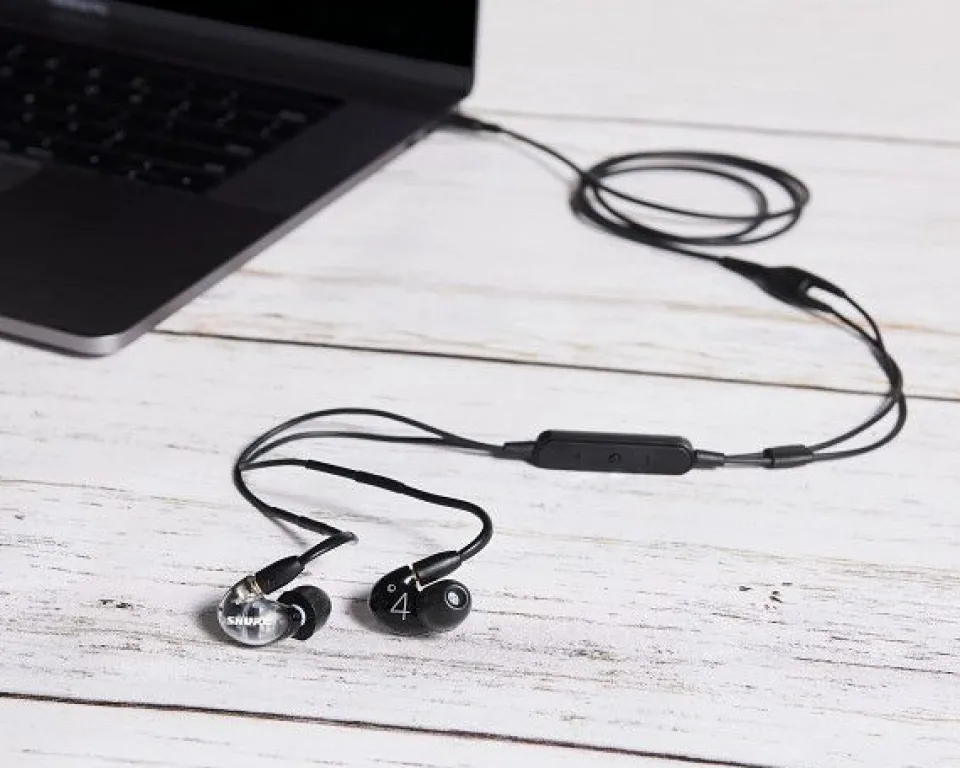 Clearance shure AONIC 4 Sound Isolating Earphones - detailed sound & distinct separation